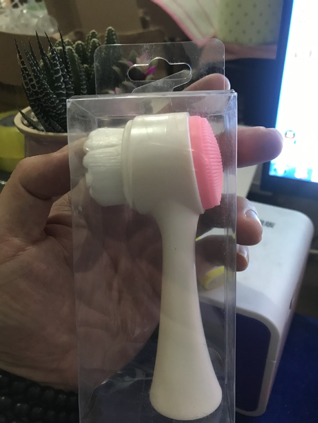 Blommea Dual-Action Facial Cleansing Brush – Deep Clean & Gentle Care